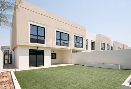 3 Bedroom Townhouse for Rent in Yas Island, Abu Dhabi - Near Pool & Club | Extended Garden | Family Lounge