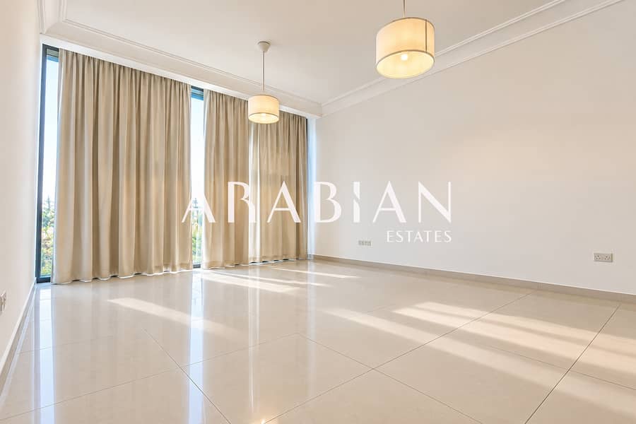 Spacious | Available Oct | Single row Spacious | Available Oct | Single row