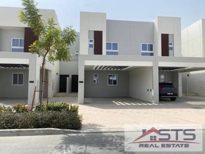 4 Schlafzimmer Villa zum Miete in Villanova, Dubai - d6d1fa638b109bc45cb2adb1088e9579. jpg