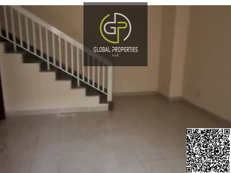 12 1000272558. png