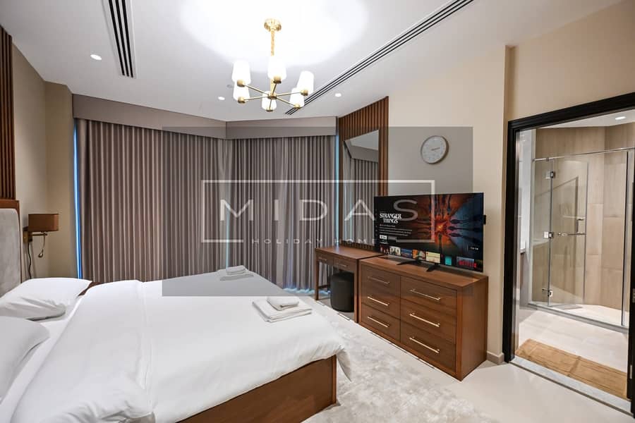 6 BEDROOM 1. jpeg