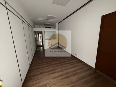 مکتب للايجار في المجاز، الشارقة - IMG_4045. jpg مکتب للايجار في المجاز، الشارقة - IMG_4045. jpg