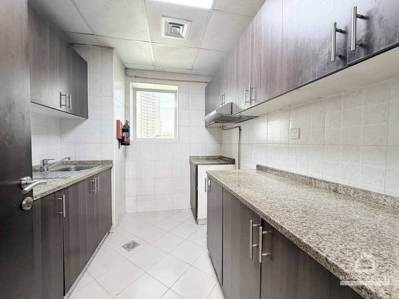 9 GG2 KITCHEN BESPOKE 2. jpg