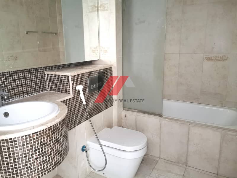 3 Spacious 1bhk flat with big balcony near Mall of Emirates in 50k/4cheq