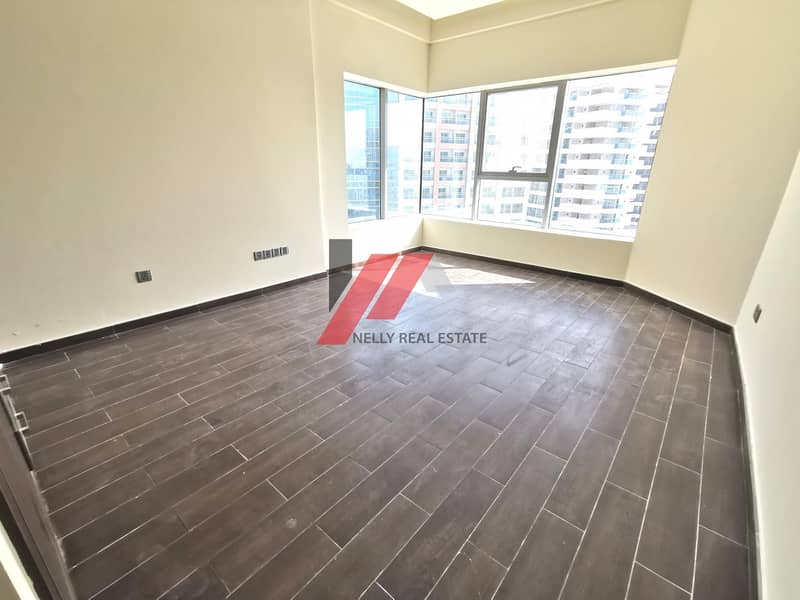 6 Spacious 1bhk flat with big balcony near Mall of Emirates in 50k/4cheq