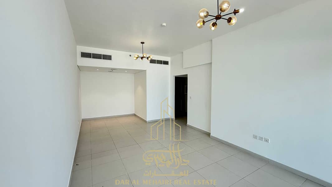4 Living Room 5. jpg