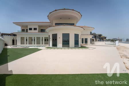 5 Bedroom Villa for Rent in Palm Jumeirah, Dubai - Upgraded | Close to Tip Location | Beach Access