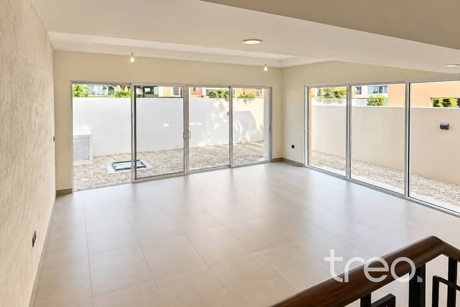 4 Living Room 4 M637 Nice 1, Damac Lagoons. jpg