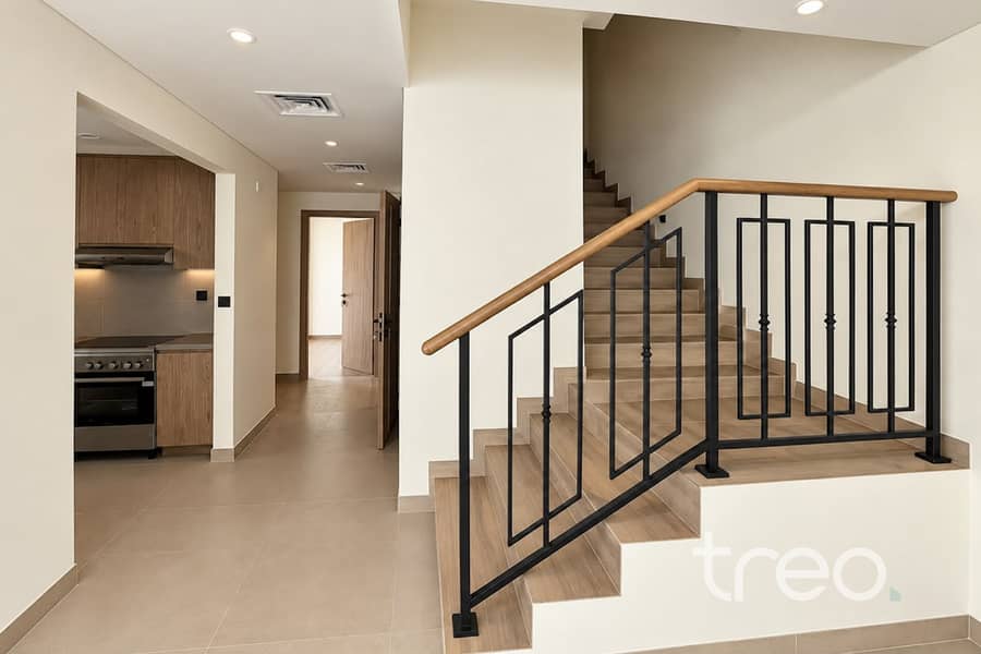 8 Entrance 1 M637 Nice 1, Damac Lagoons. jpg