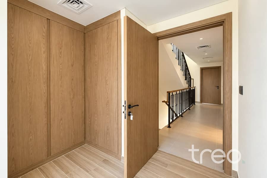 12 Bed 4 M637 Nice 1, Damac Lagoons. jpg
