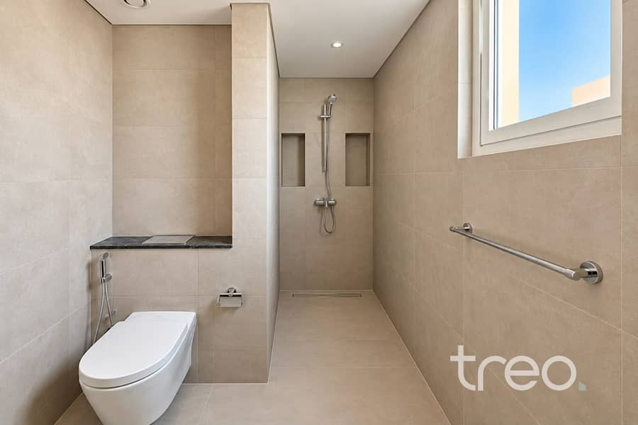 11 Bath 3 M637 Nice 1, Damac Lagoons. jpg
