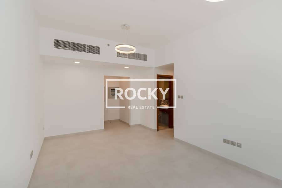 3 Rocky Real Estate - Satwa - Al Fahad 7 - Apartments (2 of 17). jpg