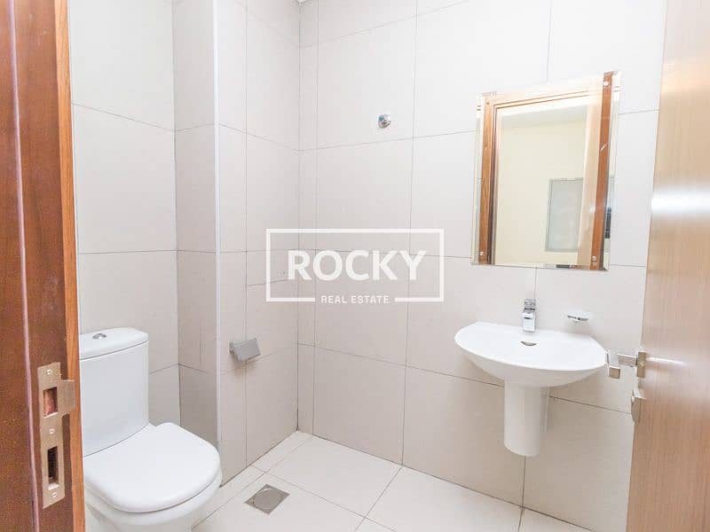 9 ROCKYR~1. JPG