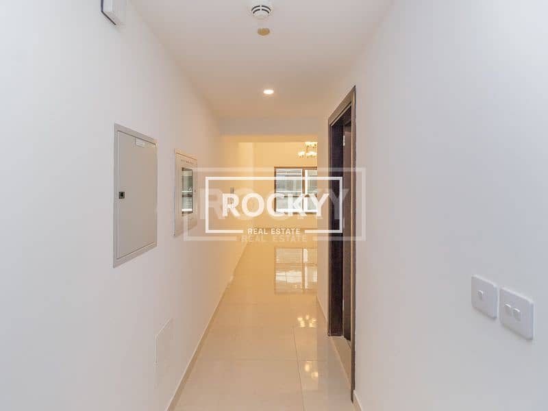 3 Rocky Real Estate - Nadd Al Shiba 1 - Bahwan Residence - Apartment (5 of 14). JPG