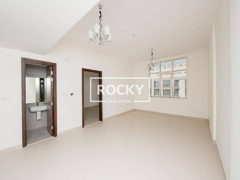 2 AlQuoz_VerveResidence_306-1BR-WOB-(2-of-12). jpg