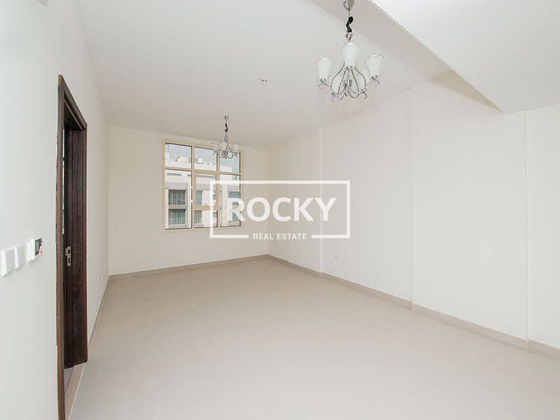 4 AlQuoz_VerveResidence_306-1BR-WOB-(1-of-12). jpg