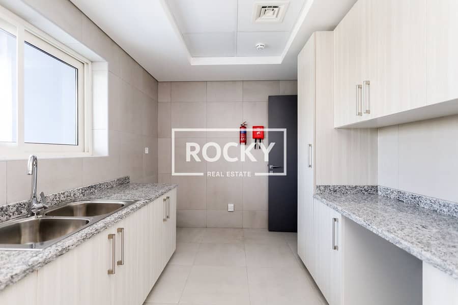 13 AAA Building - Apartment (10 of 21). jpg