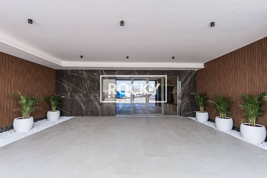 21 Hamad Ahmed Hamad Bin Suqat Al Falasi Building - Building Lobby -2. jpg