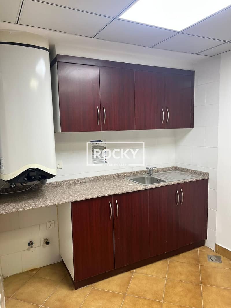 10 Kitchen. jpeg