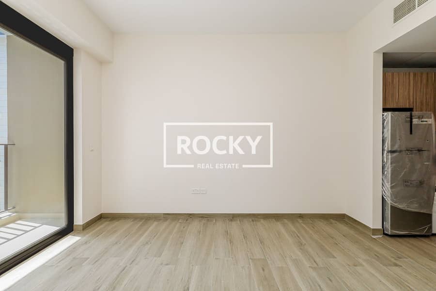 8 JVC - 007 Building - Residence-5556. jpg