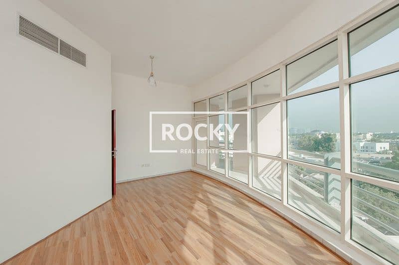 2 BurDubai_NANLootah_403-2BR-Office-WB (4 of 20). jpg