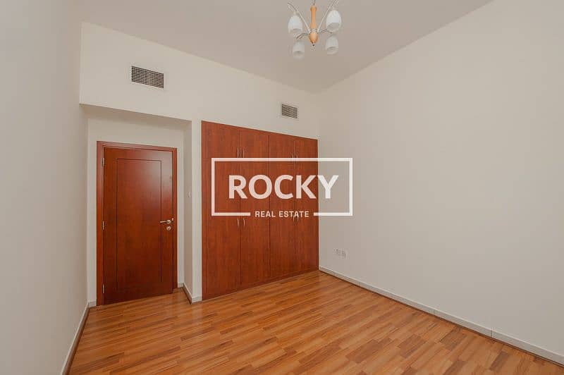 8 BurDubai_NANLootah_403-2BR-Office-WB (11 of 20). jpg