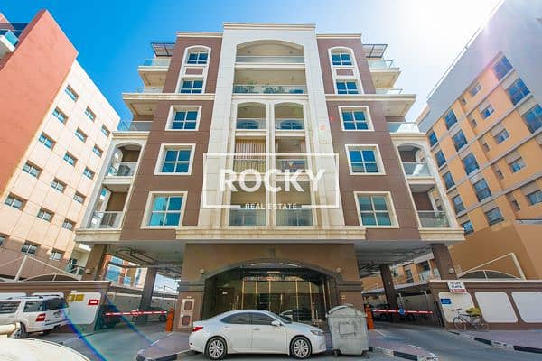 12 1. AlWarqaa_NooraAlShamsi_Views&Amenities (7 of 8). jpg