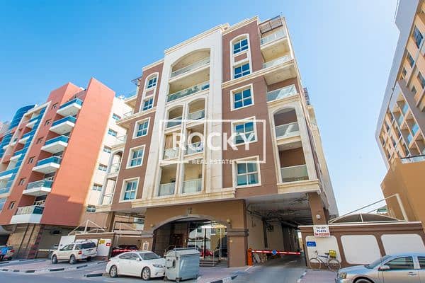 13 AlWarqaa_NooraAlShamsi_Views&Amenities (8 of 8). jpg