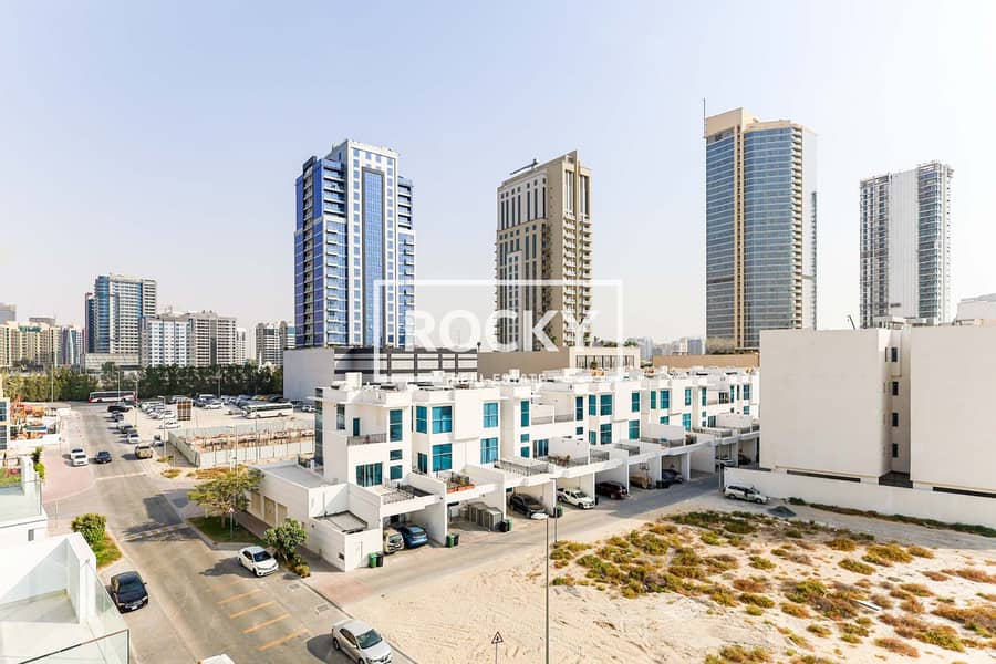 22 AAA Building - Apartment (5 of 22). jpg