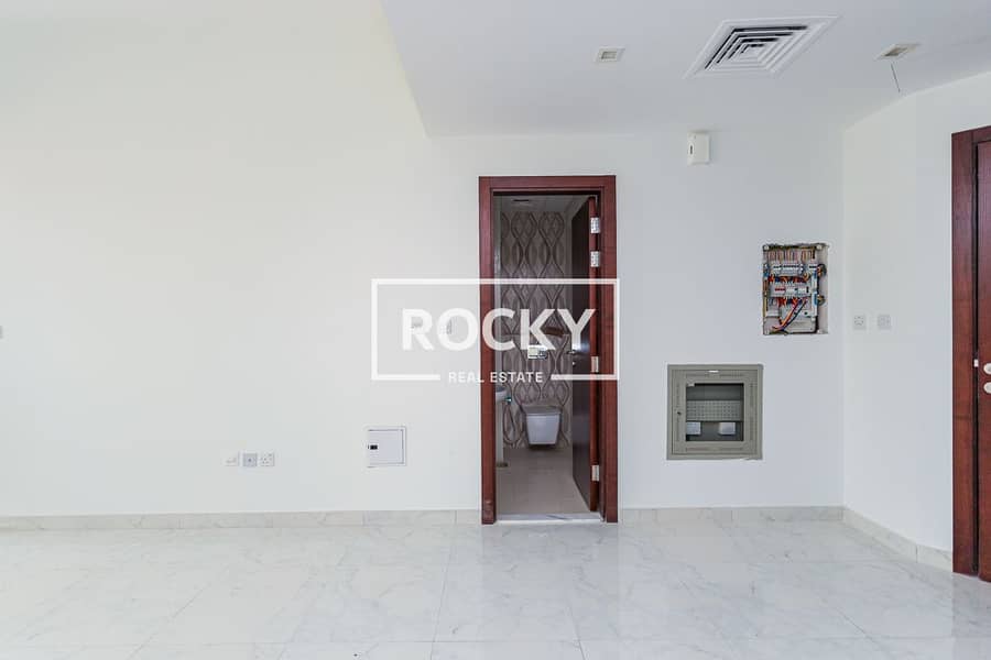9 Liwan 2 - Al Hosam Building -64. JPG