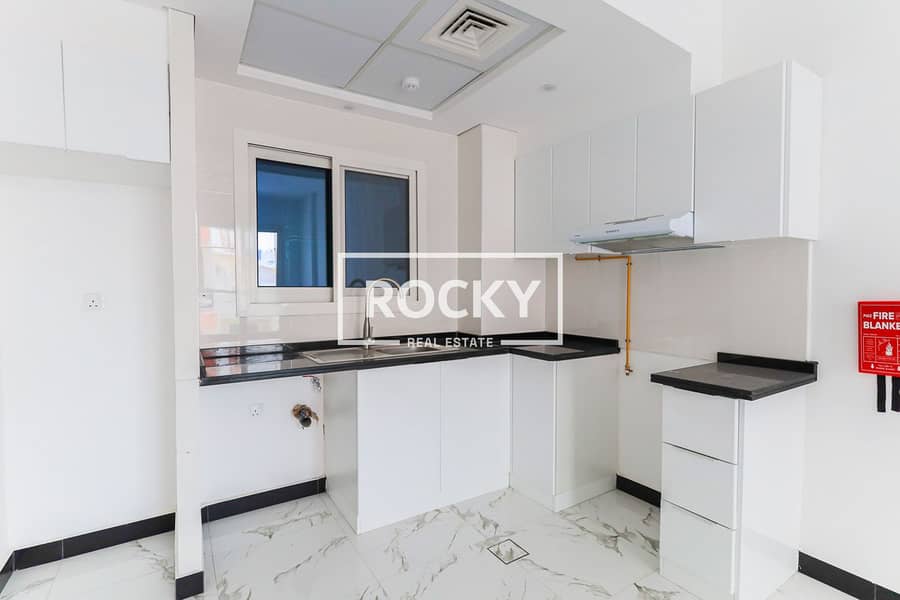 5 Chez moi - Kitchen. JPG