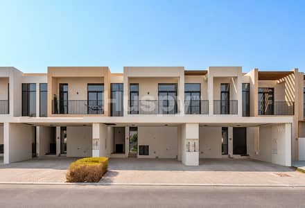 3 Bedroom Townhouse for Rent in Dubai South, Dubai - Opposite Pool | Landscaped | Multiple Cheques