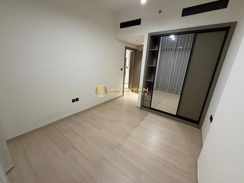 4 2f7c00c5-db48-4172-8ac6-5a3dcdeedaa5. jpg