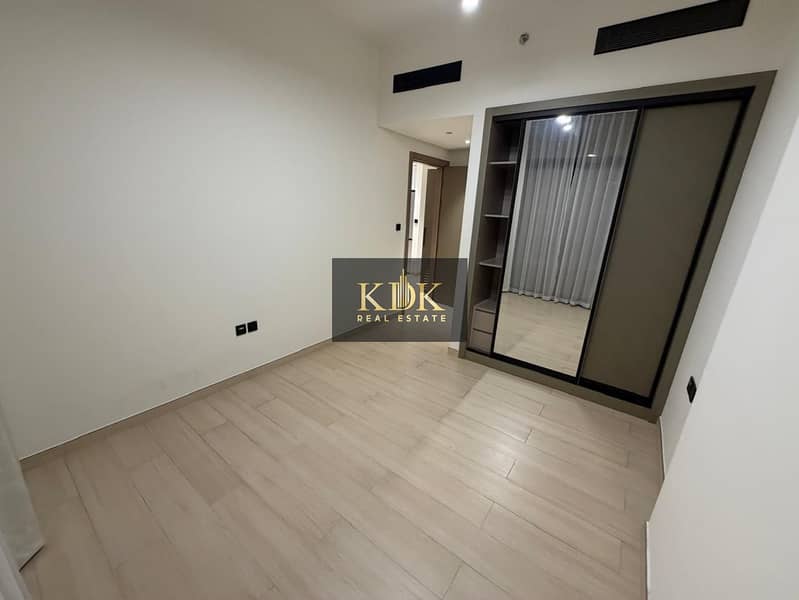 4 2f7c00c5-db48-4172-8ac6-5a3dcdeedaa5. jpg