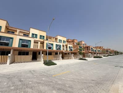 5 habitaciones Townhouse para en Alquiler en DAMAC Lagoons, Dubai - Casa adosada en DAMAC Lagoons，Nice, 5 dormitorios, 200000 AED - 16552668