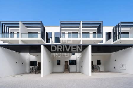 4 Bedroom Townhouse for Rent in Jumeirah Village Circle (JVC), Dubai - Luxurious TH | Turnkey Smart Home | Community View 4 Bedroom Townhouse for Rent in Jumeirah Village Circle (JVC), Dubai - Luxurious TH | Turnkey Smart Home | Community View