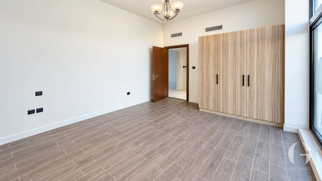 8 Image 8