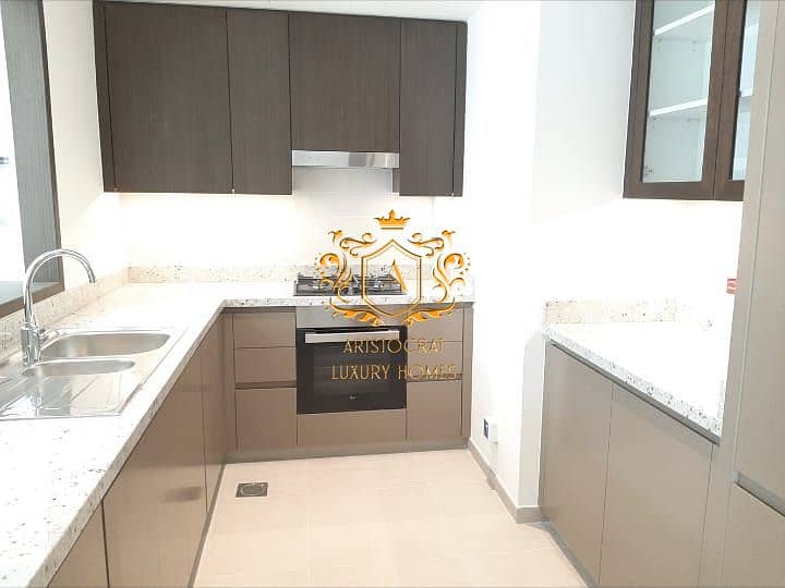 7 Kitchen 01. jpeg
