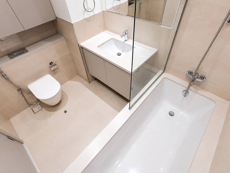 11 Bathroom with shower and toilet. jpg