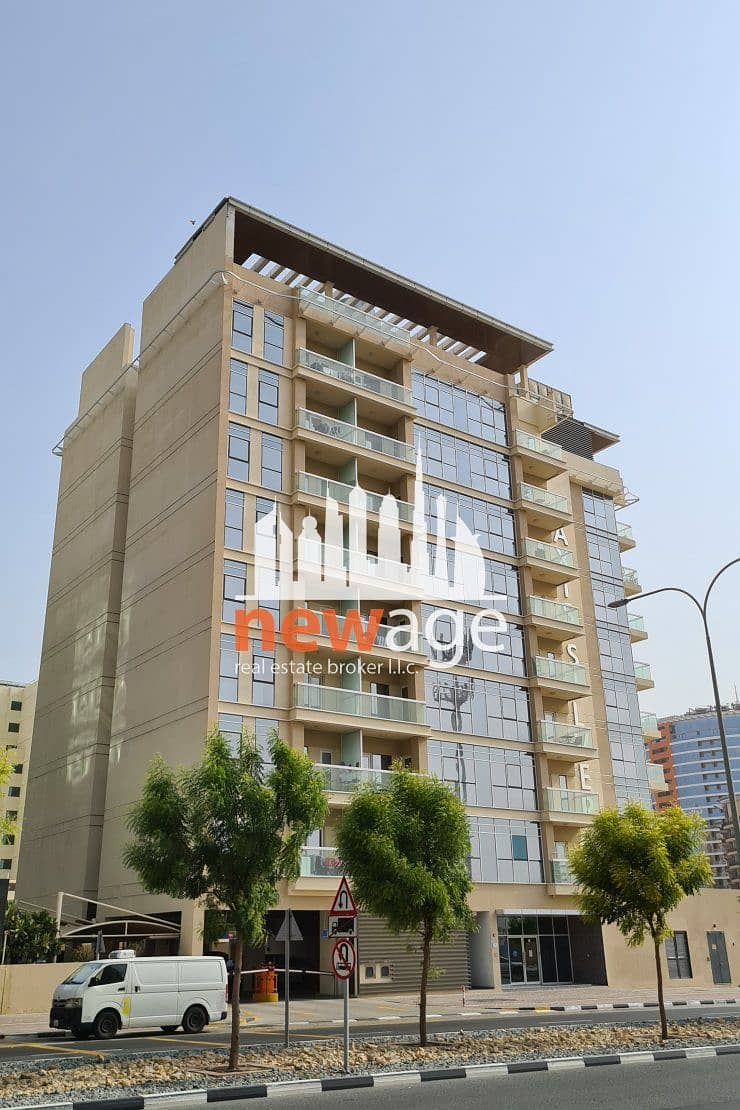 Axis-Silver-Building Pic. 01. jpg Axis-Silver-Building Pic. 01. jpg