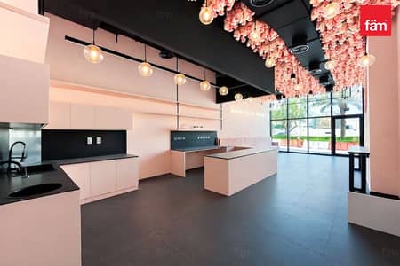 Shop in affitto a Jumeirah Village Circle (JVC), Dubai - Negozio a Jumeirah Village Circle (JVC),JVC District 11,Binghatti Amber, 270000 AED - 16310360 Shop in affitto a Jumeirah Village Circle (JVC), Dubai - Negozio a Jumeirah Village Circle (JVC),JVC District 11,Binghatti Amber, 270000 AED - 16310360