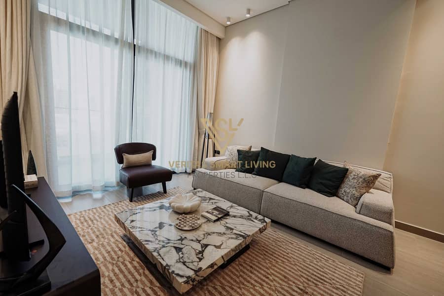 3 Living room. . . . JPG