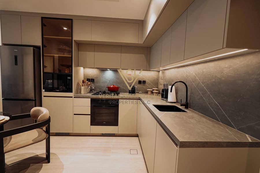 4 Kitchen 2. JPG