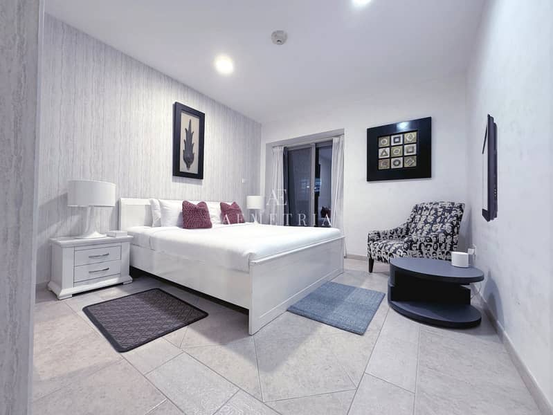 10 King room balcony. jpg