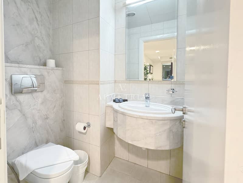 11 powder room. jpg