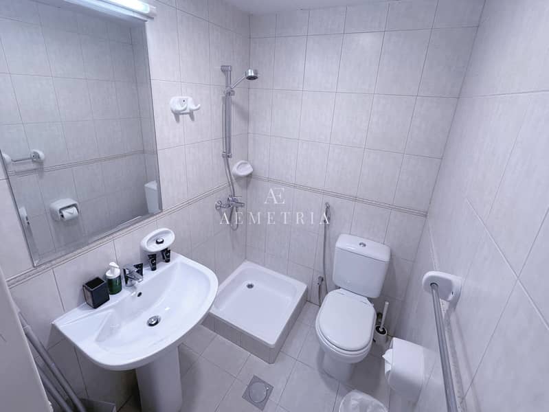 13 Maid's bathroom. jpg