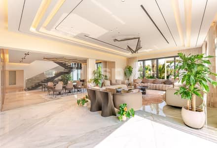 5 Bedroom Villa for Sale in Jumeirah Islands, Dubai - Fully Upgraded | Vastu Compliant | By the Lake