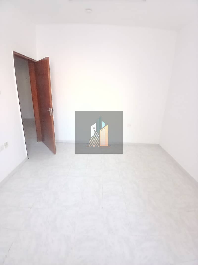 3 90039. jpg