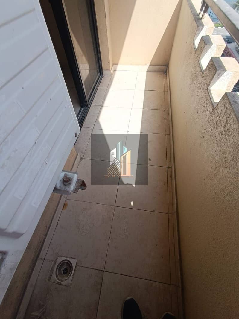 4 63057. jpg