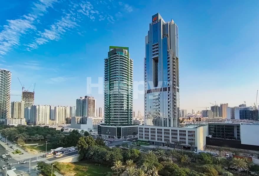 Large Layout | Full Park View | Fitted Kitchen Large Layout | Full Park View | Fitted Kitchen